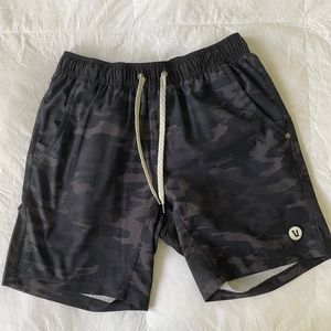 Vuori Kore Short - Black Camo Gym Short - SMALL